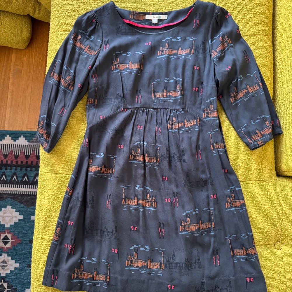 Boden city scene short dress Size 10
